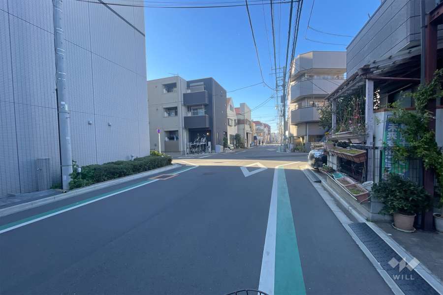 敷地北東側の前面道路