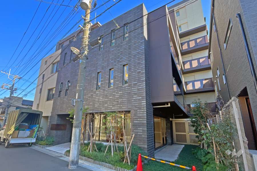 クリオ町屋ウエストマークスの外観（北東側から）