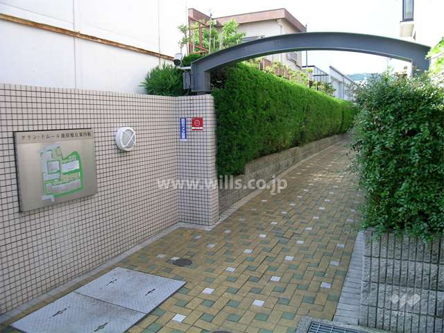 敷地南側のエントランス