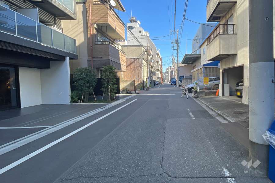 敷地南側の前面道路