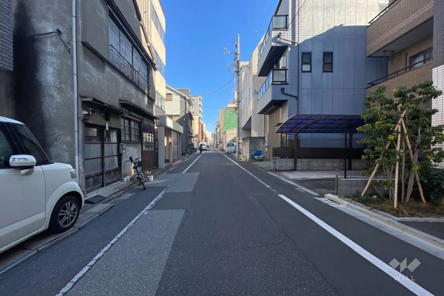 敷地北側の前面道路