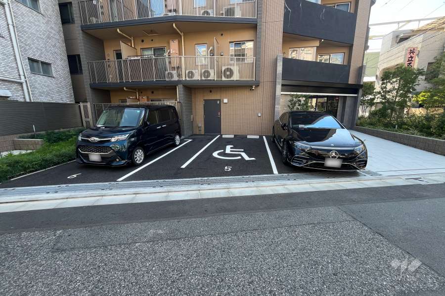 敷地内駐車場(屋外平面式)
