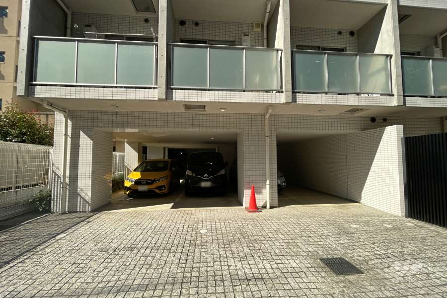 敷地内駐車場（屋内平面式）