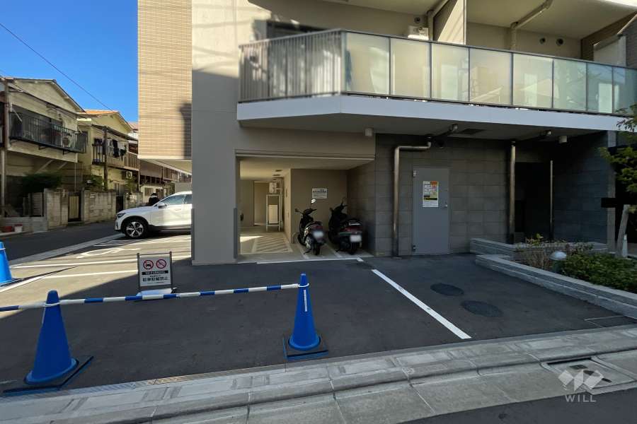 敷地内駐車場（屋外平面式）・バイク置場