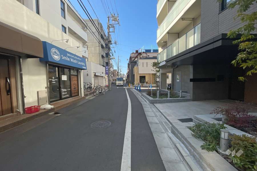 敷地南側の前面道路