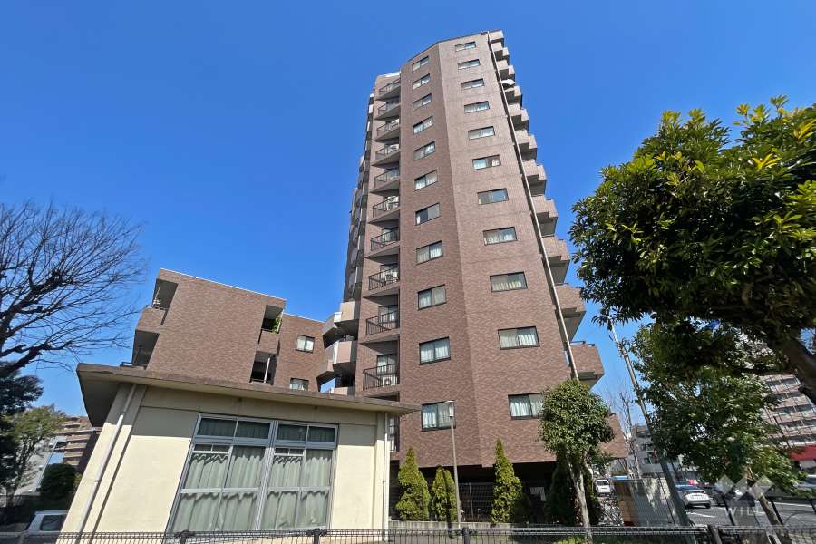 グランベルフォーシーズンズタワーの外観（南側から）