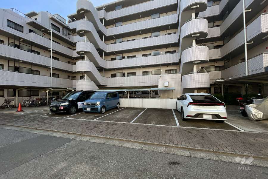 敷地内駐車場（屋外平面式）