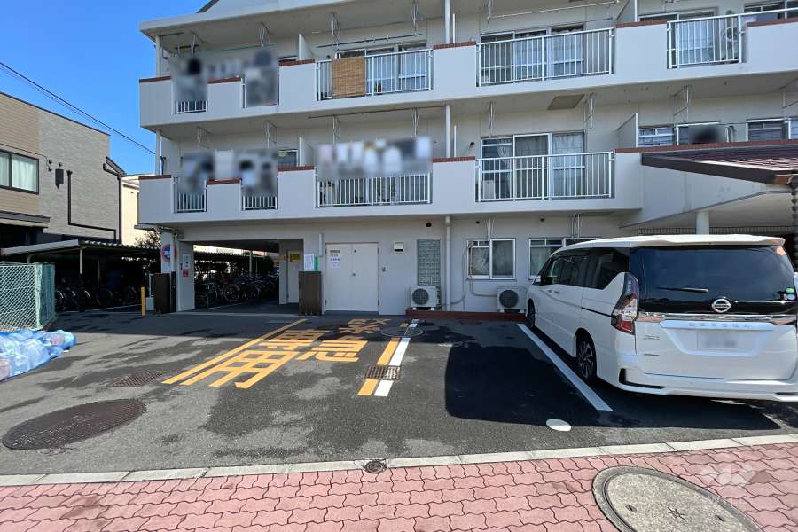 敷地内駐車場（屋外平面式）