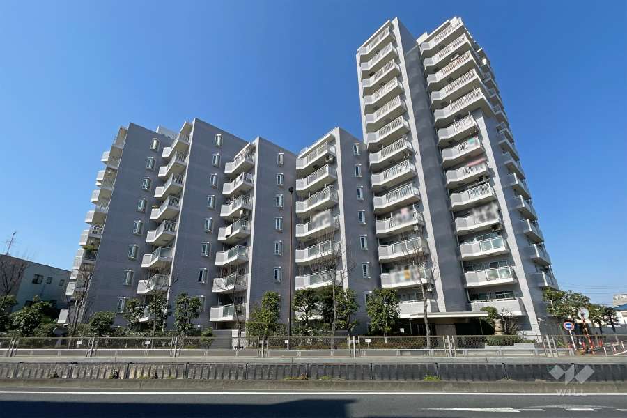 コスモ西新井クレステイジの外観（北東側から）　　　