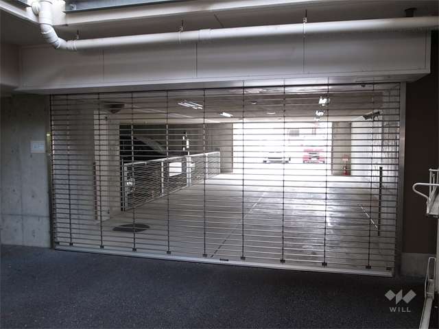 敷地内駐車場（リングシャッター付き）