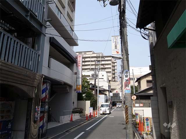 敷地東側の前面道路