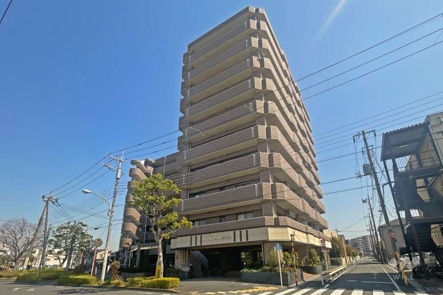 ライオンズヴィアーレ竹の塚の外観（北西側から）