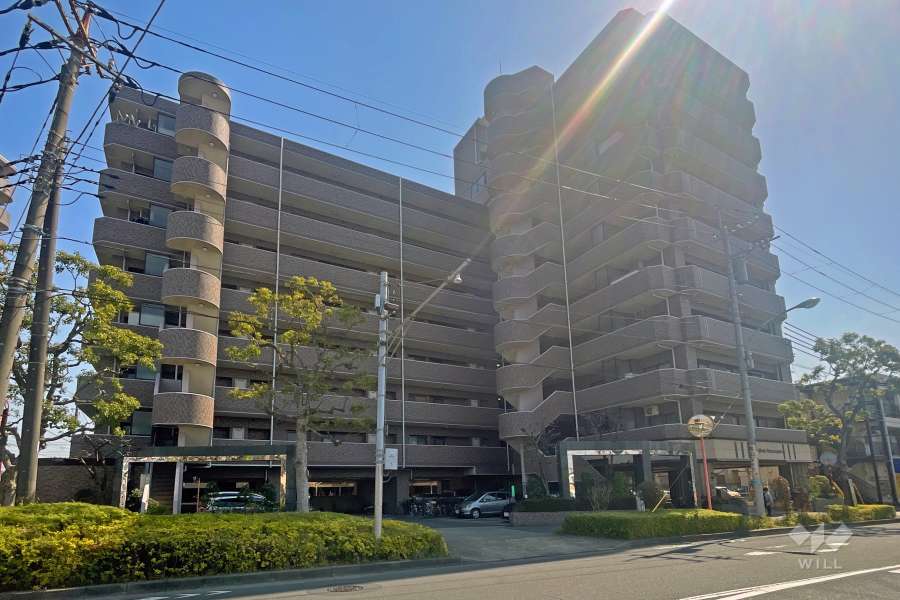 ライオンズヴィアーレ竹の塚の外観（北東側から）