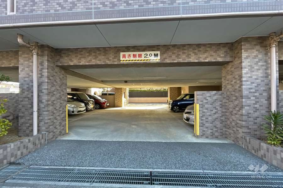 敷地内駐車場（屋内平面式）