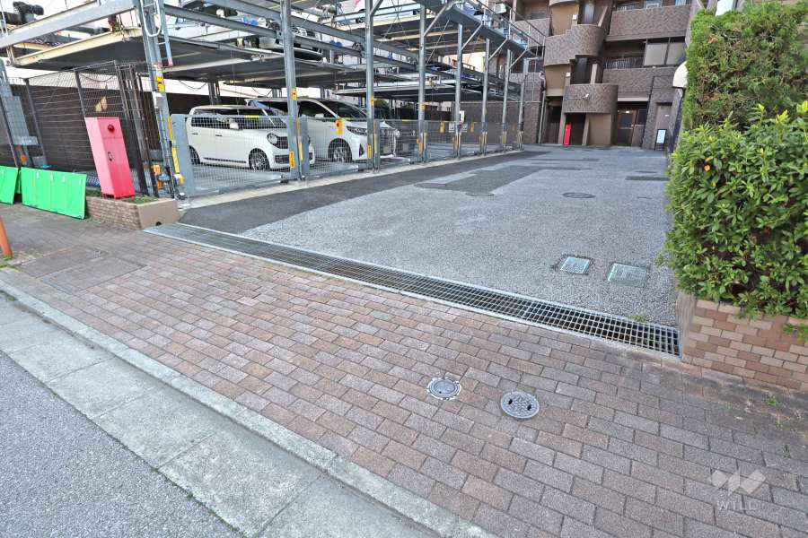駐車場の出入り口