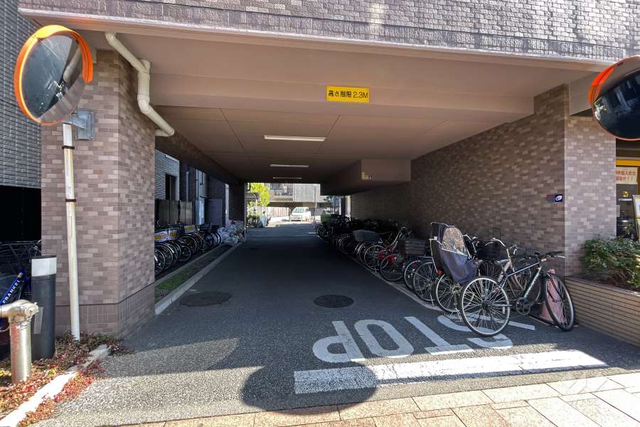 駐車場の出入り口・敷地内駐車場（屋外平面式）