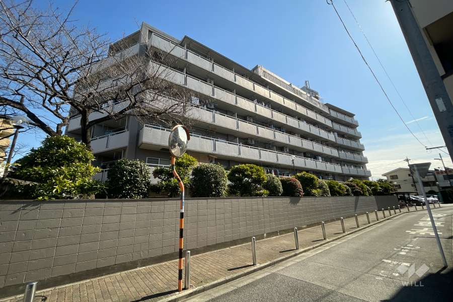 ライオンズマンション竹の塚の外観（北西側から）