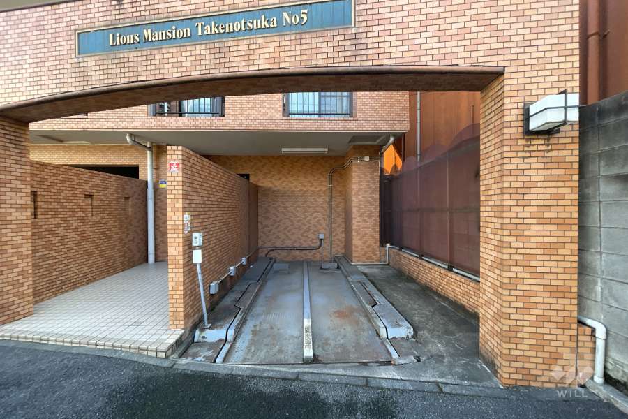 敷地内駐車場（屋内機械式）