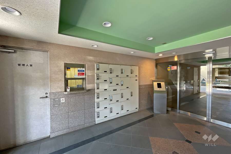 エントランスホール（オートロック・宅配ボックス）