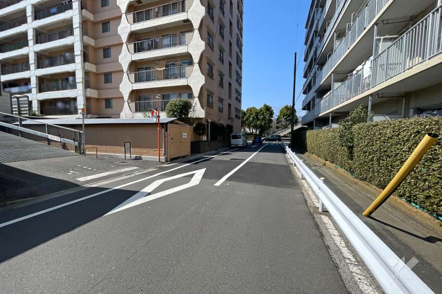 敷地北側の前面道路