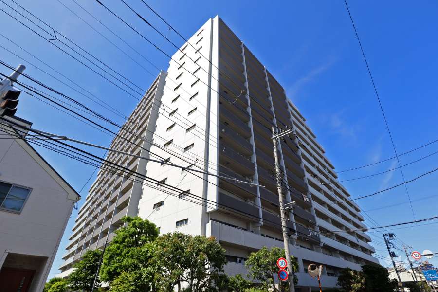 東京アクアガーデンの外観(南側から)