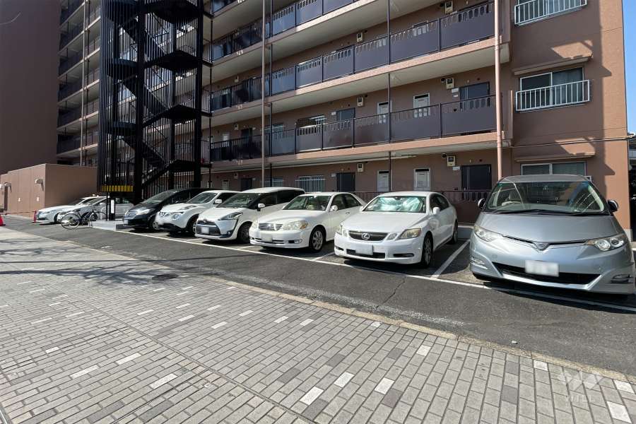 敷地内駐車場（屋外平面式）