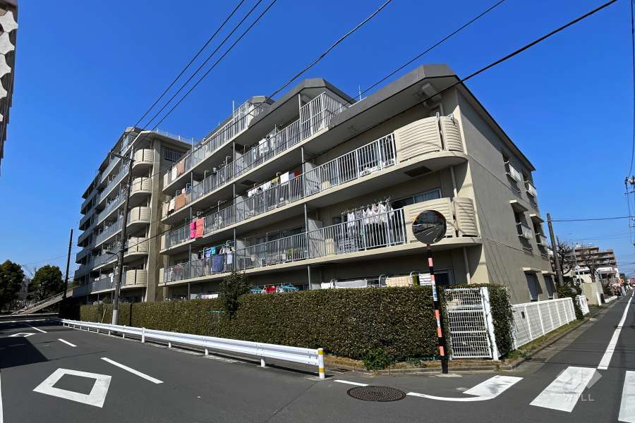 洋伸竹ノ塚マンションの外観（南東側から）