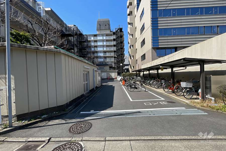 駐車場の出入り口