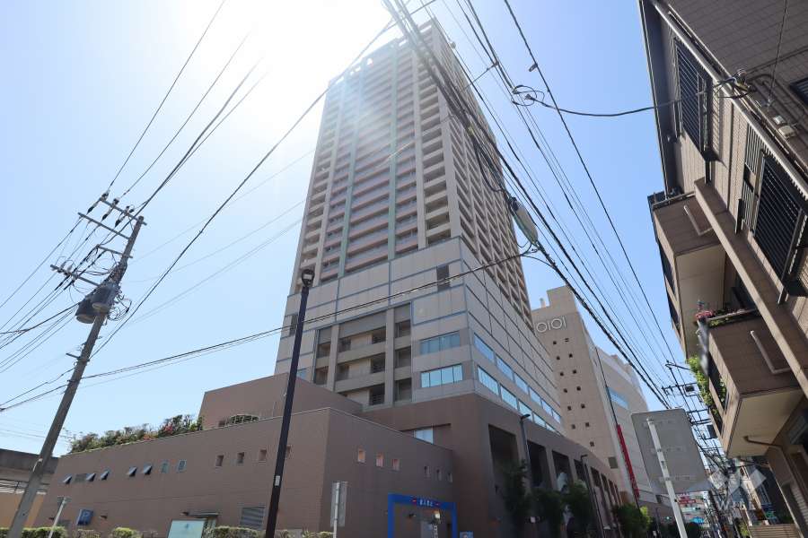 アトラスタワー北千住の外観（北西側から）