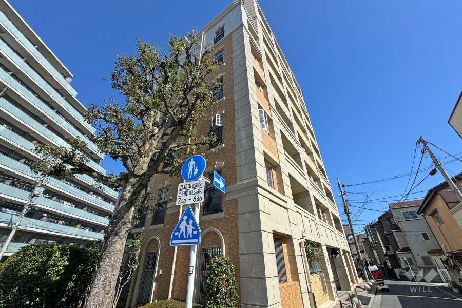 グランシティユーロパレス北千住の外観（南西側から）