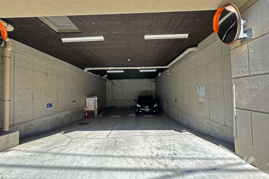 敷地内駐車場（屋内機械式）