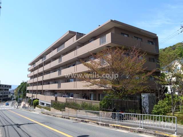 アジュール池田五月丘の外観（東側から）