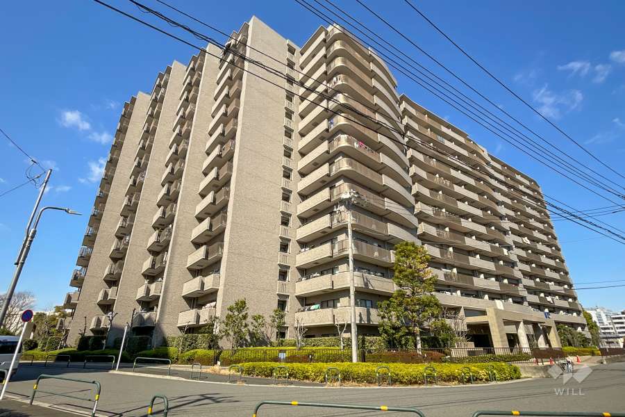 コスモシティ北千住の外観（南東側から）