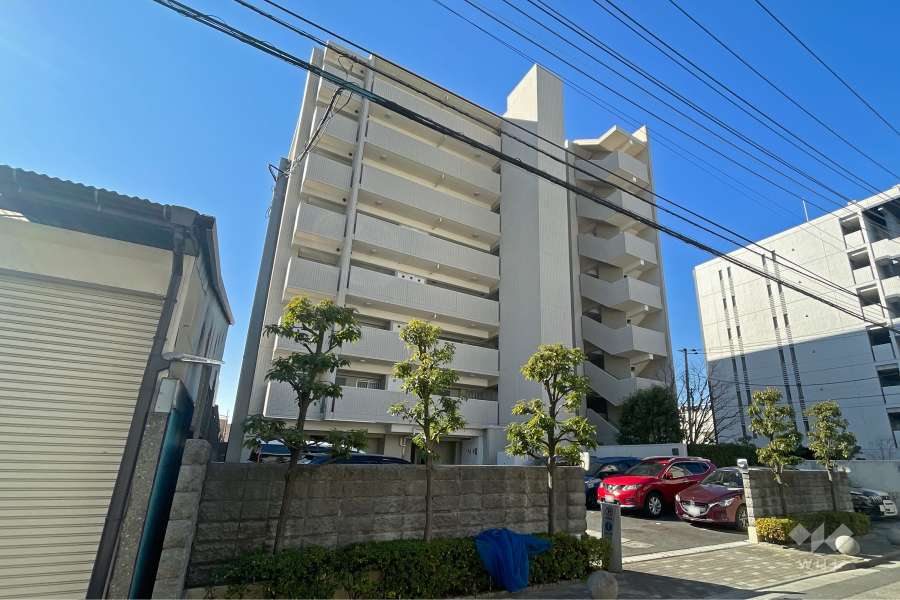 コスモプレイスグラシエの外観（南東側から）