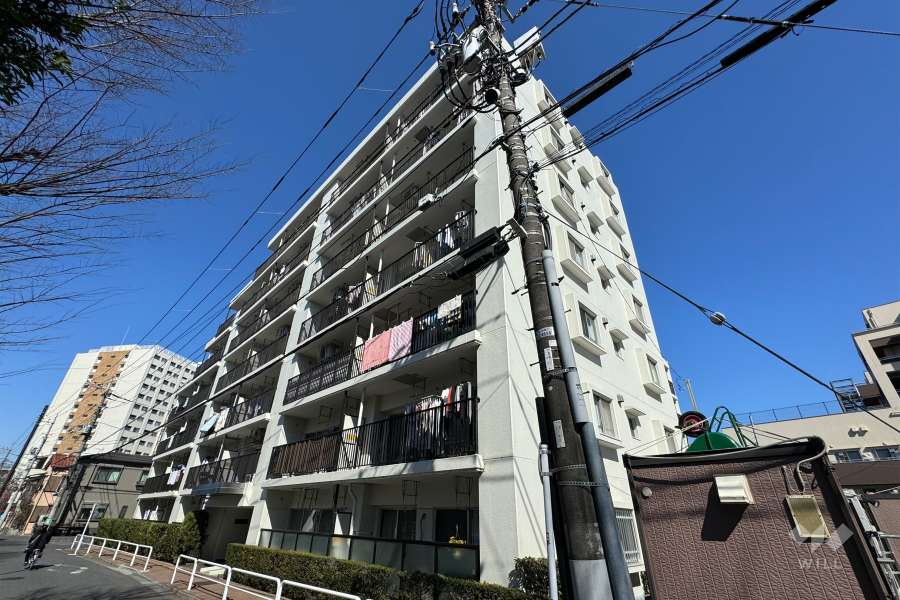 コスモ町屋の外観（南東側から）