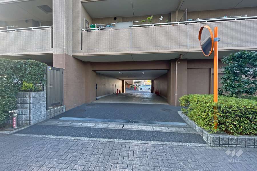 敷地内駐車場（屋外平面式）の出入り口
