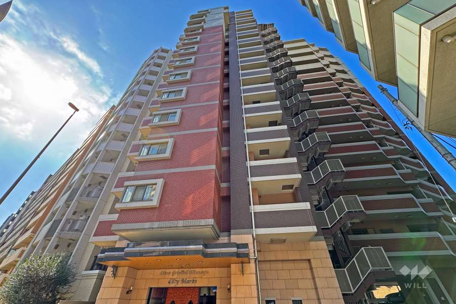 ライオンズグローベル北千住シティマークスの外観（北東側から）