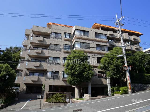 ユーロハイツ池田城山の外観（東側から）
