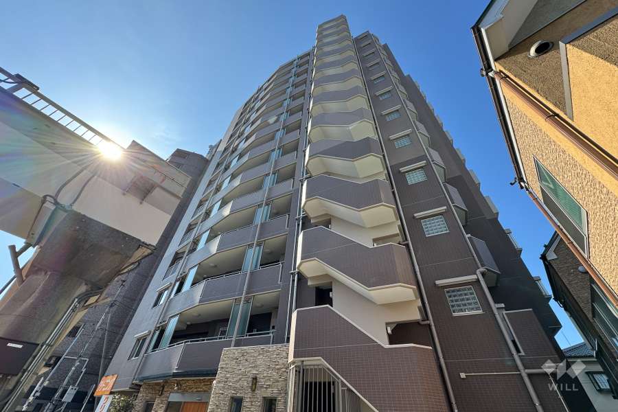 日神パレステージ北千住の外観（北東側から）