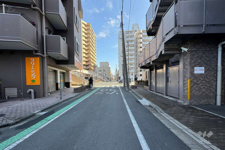 敷地南側の前面道路