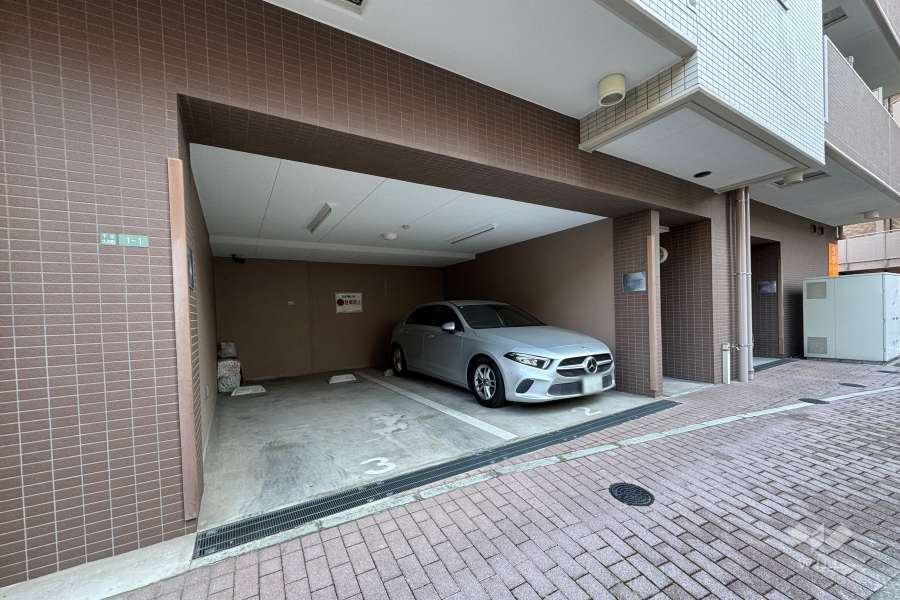 敷地内駐車場（屋内平面式）