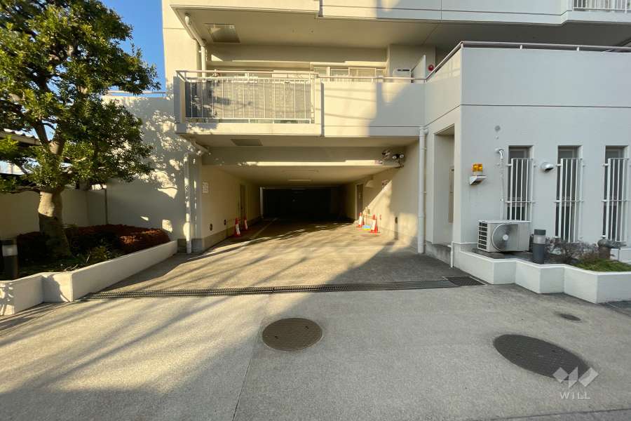 駐車場の出入り口　