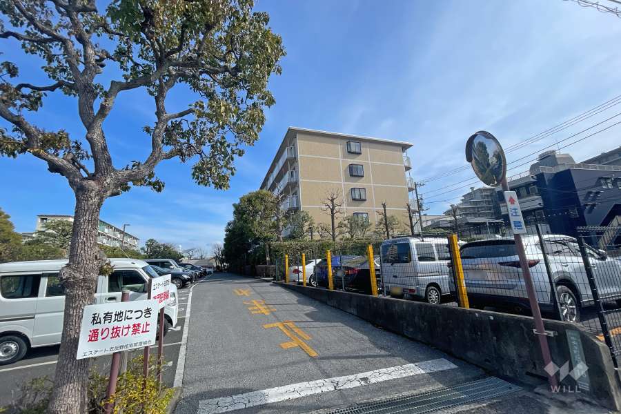 駐車場の出入り口