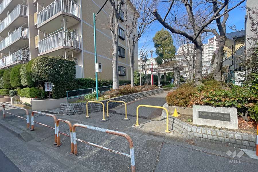 敷地東側に隣接した『中央本町四丁目第二児童遊園』