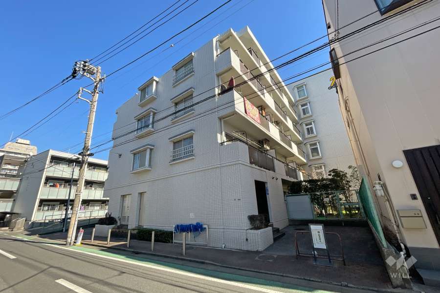 グランドムール五反野の外観（南西側から）