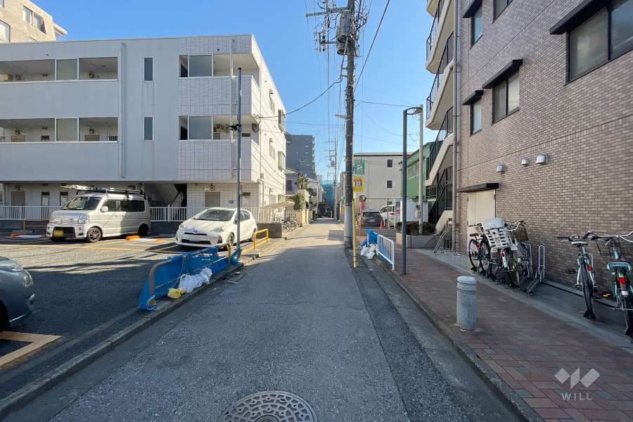 敷地北側の前面道路