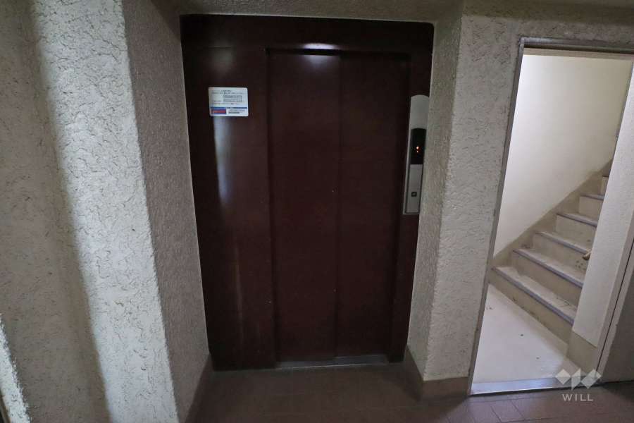 共用のエレベーター