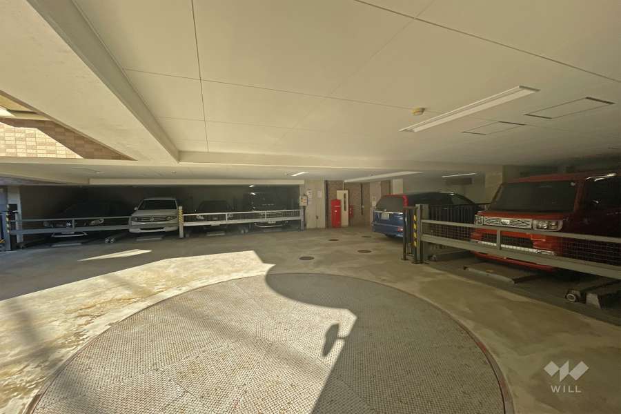敷地内駐車場（屋内機械式）