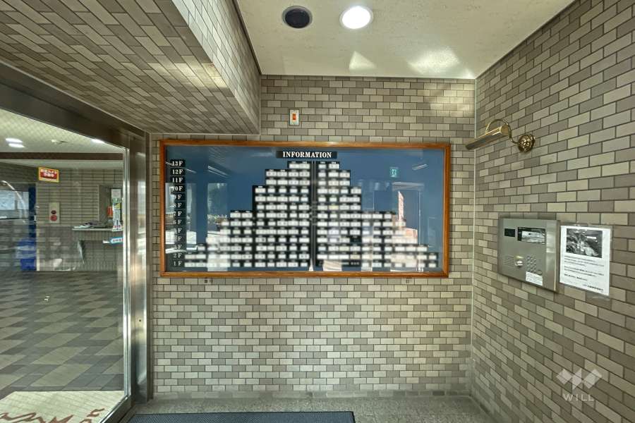 エントランスはオートロック付きです。