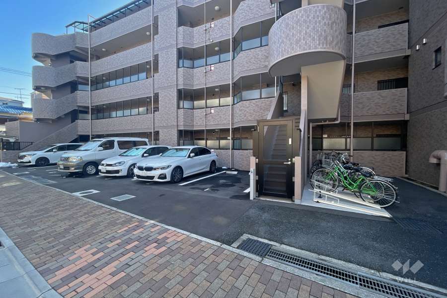 敷地内駐車場（屋外平面式）